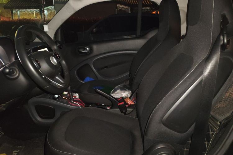 Used smart fortwo 2019 0.9T 66kW Hardtop Engine Version China VI Emission Standard Left Rear Seat