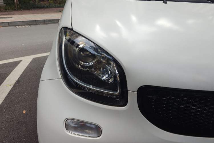 Used smart fortwo 2019 0.9T 66kW Hardtop Wind Power Edition China VI Right Front Headlight