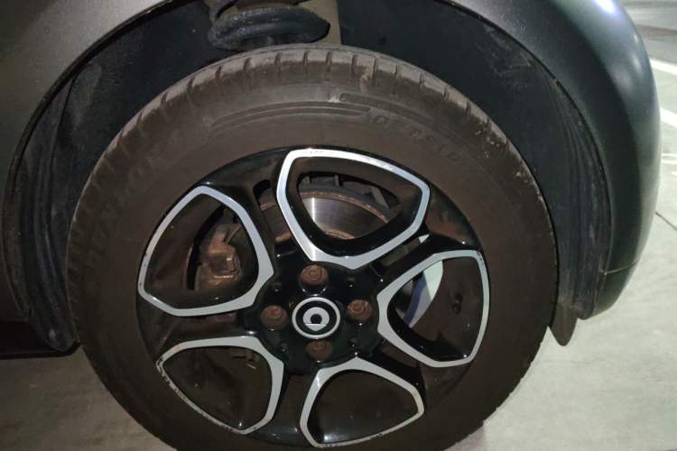 Used smart fortwo 2019 0.9T 66kW Hardtop Wind Power Edition China VI Right Front Wheel Hub