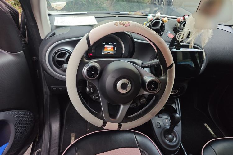 Used smart fortwo 2019 0.9T 66kW Hardtop Wind Power Edition China VI Steering Wheel