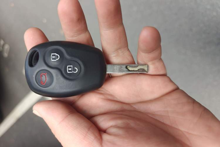 Used smart fortwo 2019 0.9T 66kW Hardtop Wind Power Edition China VI Vehicle Key