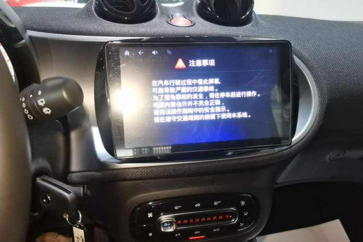 Used smart fortwo 2019 0.9T 66kW Hardtop Wind Power Edition China VI Audio And AC Panel
