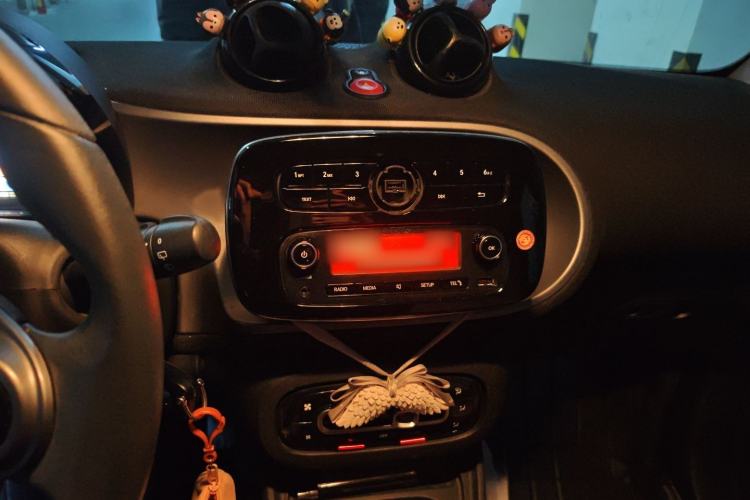 Used smart fortwo 2019 0.9T 66kW Hardtop Wind Power Edition China VI Audio And AC Panel