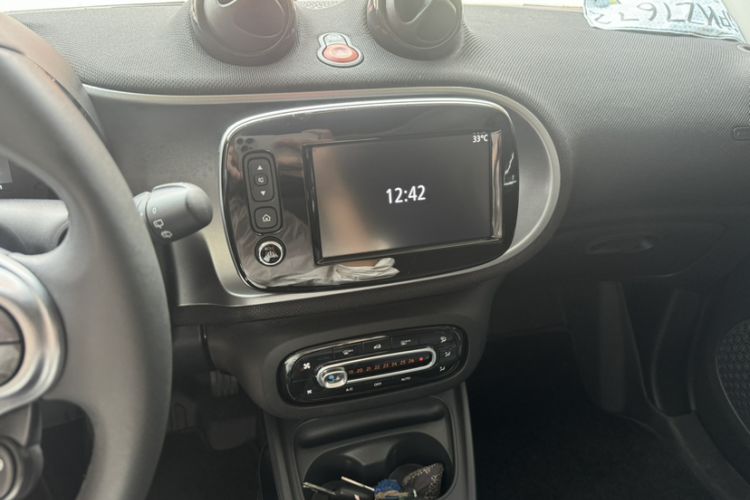 Used smart fortwo 2019 0.9T 66kW Hardtop Pioneer Edition China VI Audio And AC Panel