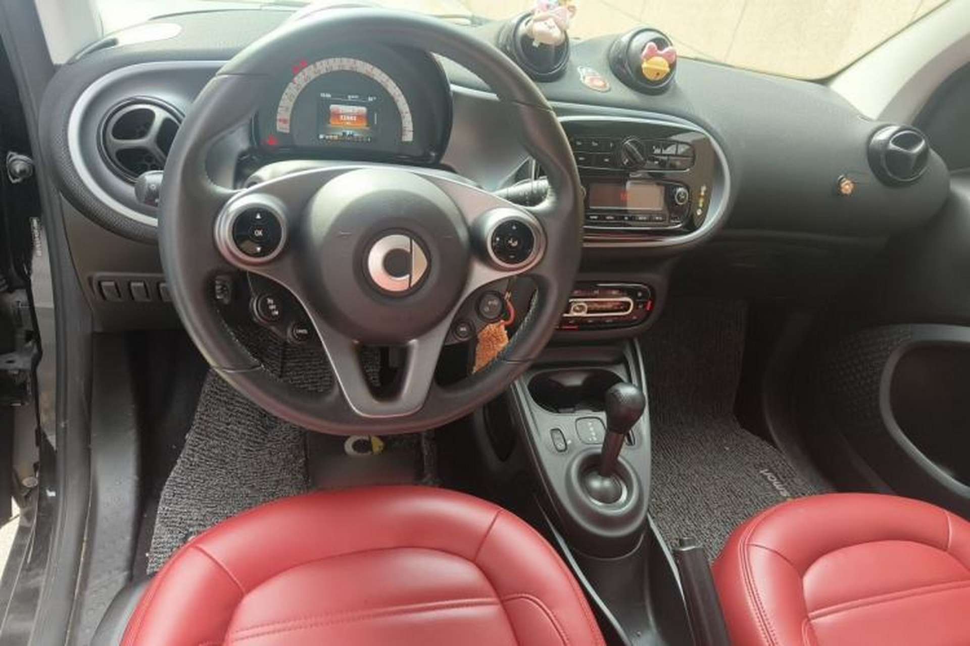 Used smart fortwo 2019 0.9T 66kW Hardtop Wind Power Edition China VI Center Console