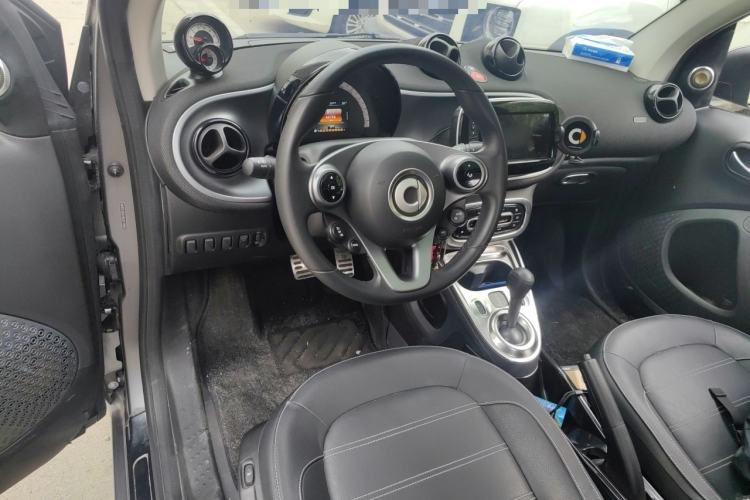 Used smart fortwo 2019 0.9T 66kW Hardtop Pioneer Edition China VI Center Console