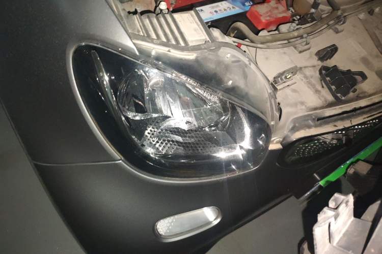 Used smart fortwo 2019 0.9T 66kW Hardtop Wind Power Edition China VI Exterior 3