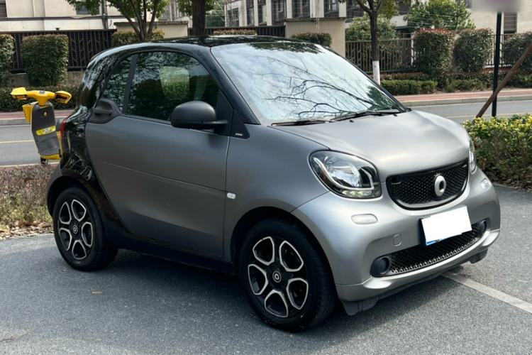 Used smart fortwo 2019 0.9T 66kW Hardtop Wind Power Edition China VI Exterior 4