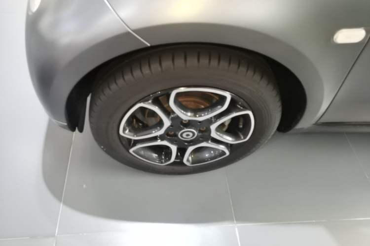 Used smart fortwo 2019 0.9T 66kW Hardtop Wind Power Edition China VI Exterior 4