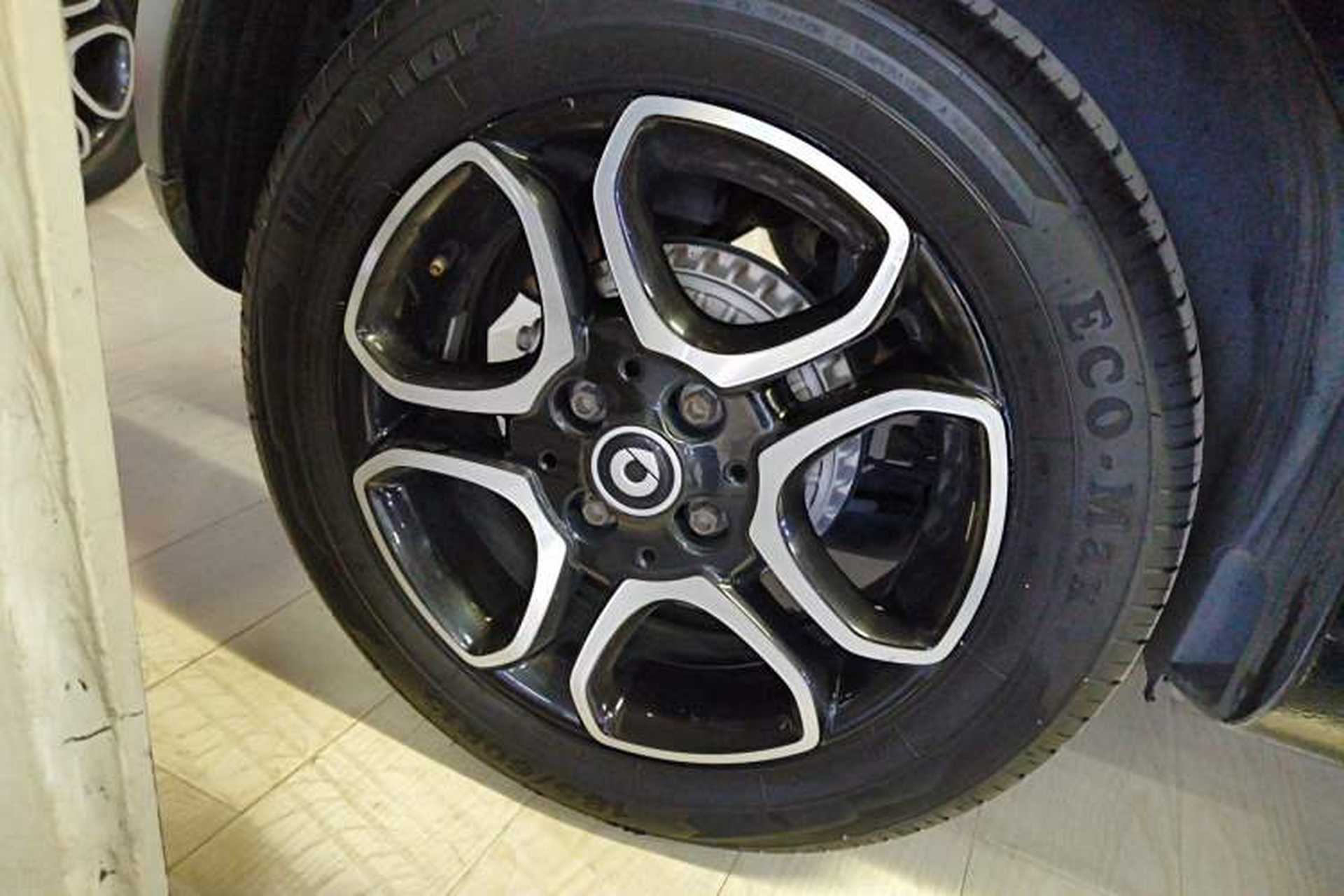 Used smart fortwo 2019 0.9T 66kW Hardtop Wind Power Edition China VI Exterior 8