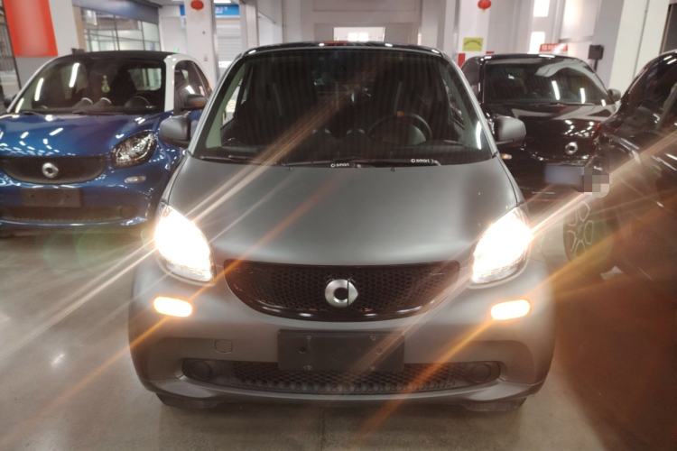 Used smart fortwo 2019 0.9T 66kW Hardtop Engine Version China VI Emission Standard Front