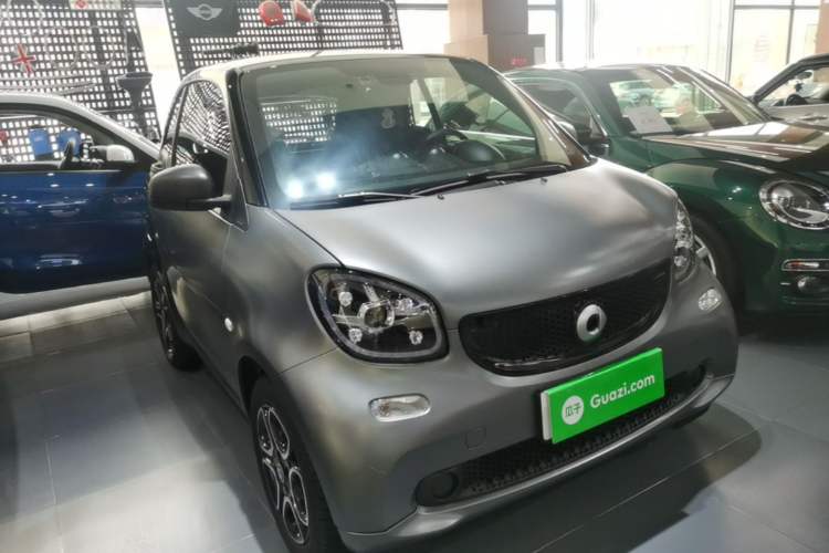Used smart fortwo 2019 0.9T 66kW Hardtop Wind Power Edition China VI Front Right 45 Deg