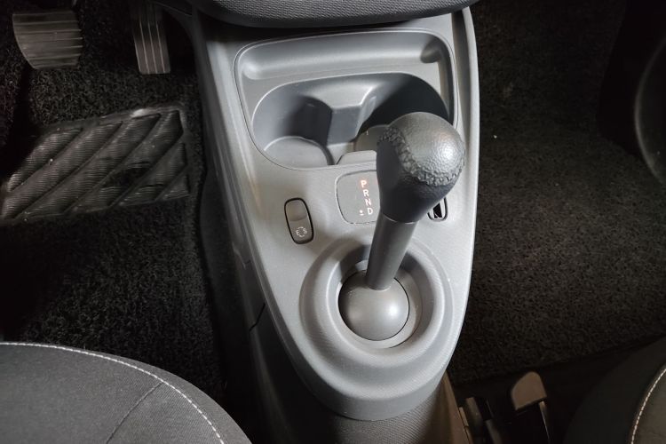 Used smart fortwo 2019 0.9T 66kW Hardtop Wind Power Edition China VI Gear Lever