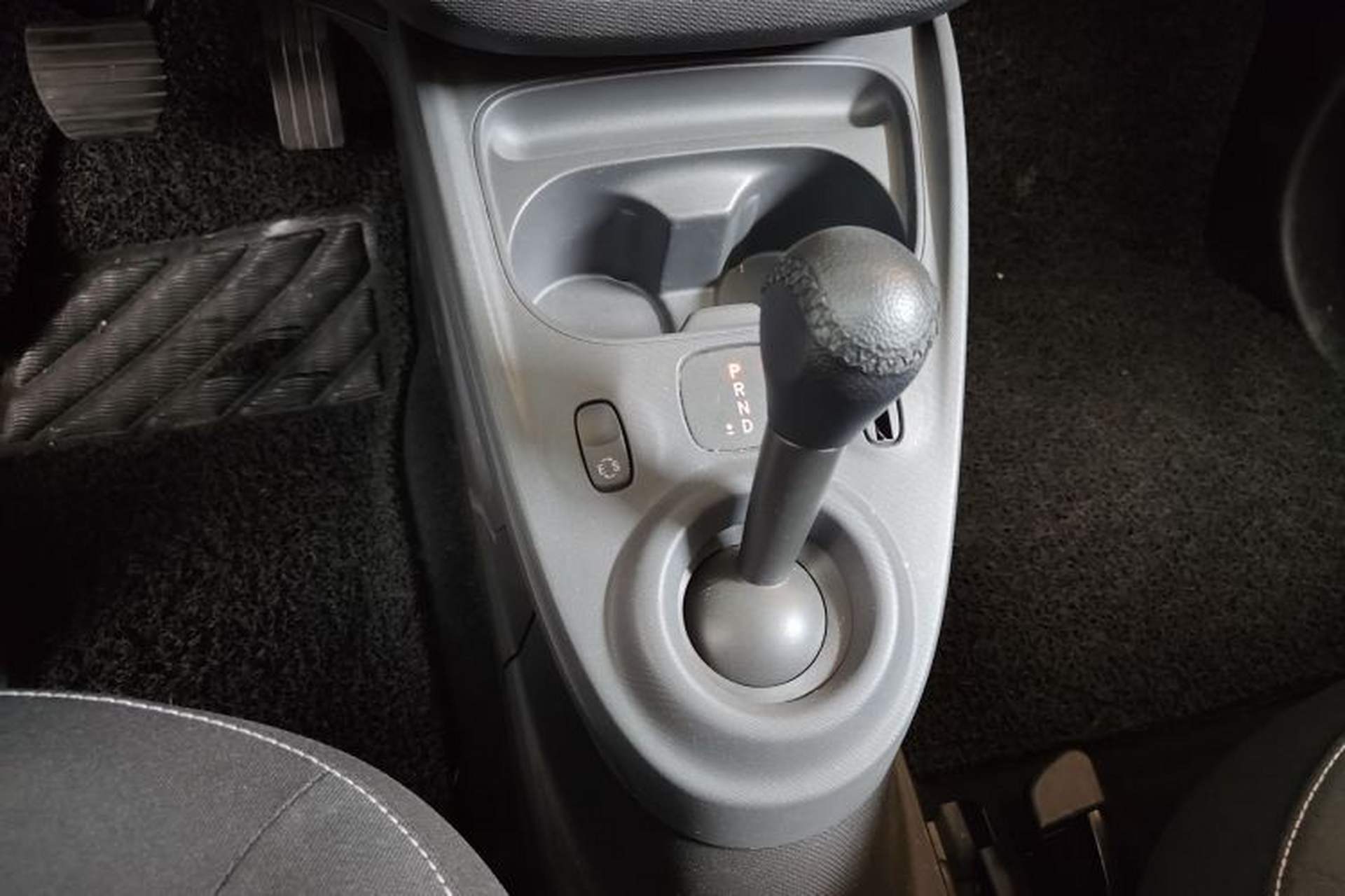 Used smart fortwo 2019 0.9T 66kW Hardtop Wind Power Edition China VI Gear Lever