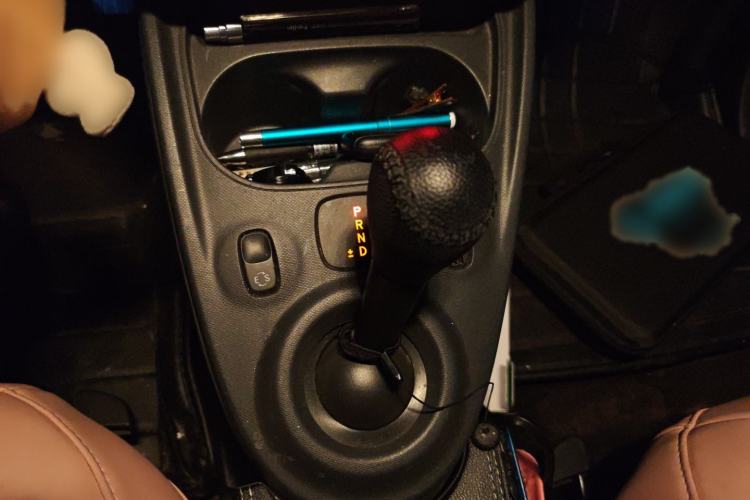 Used smart fortwo 2019 0.9T 66kW Hardtop Wind Power Edition China VI Gear Lever