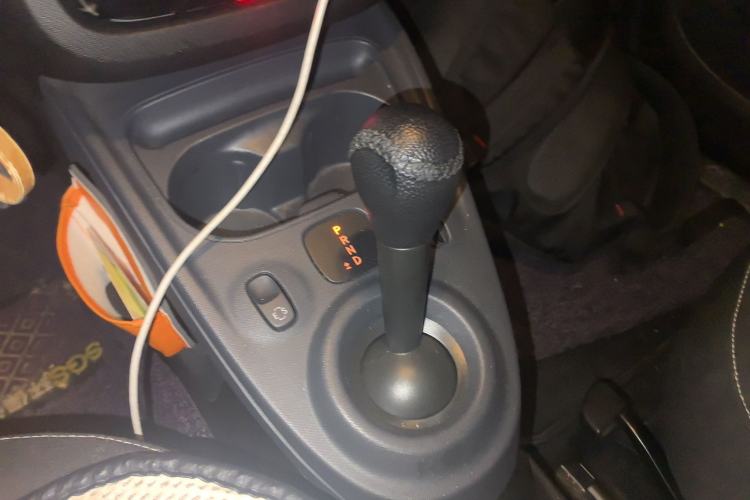 Used smart fortwo 2019 0.9T 66kW Hardtop Wind Power Edition China VI Gear Lever