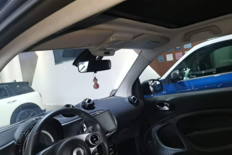 Used smart fortwo 2019 0.9T 66kW Hardtop Wind Power Edition China VI Headliner