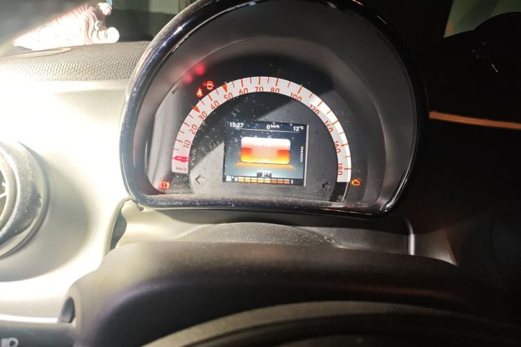 Used smart fortwo 2019 0.9T 66kW Hardtop Wind Power Edition China VI Instrument Cluster