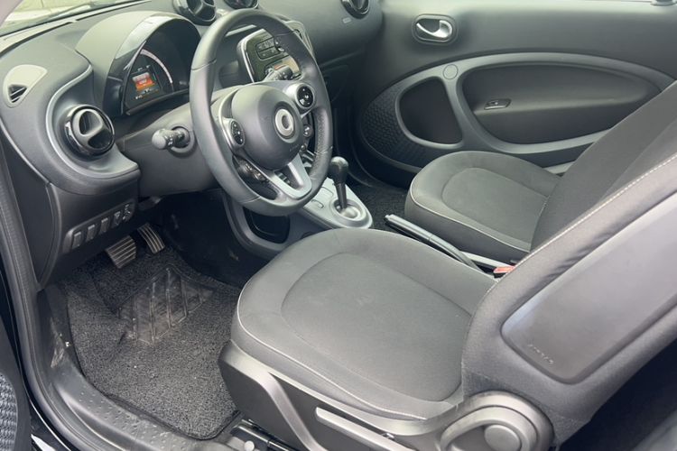 Used smart fortwo 2019 0.9T 66kW Hardtop Wind Power Edition China VI Interior 10