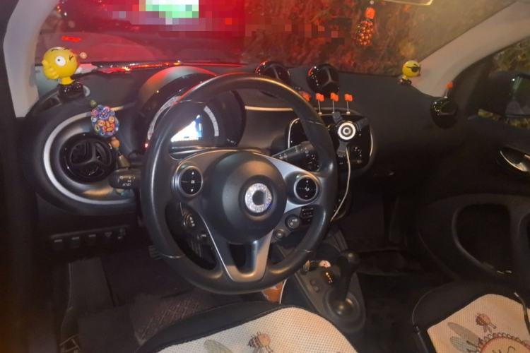 Used smart fortwo 2019 0.9T 66kW Hardtop Wind Power Edition China VI Interior 2