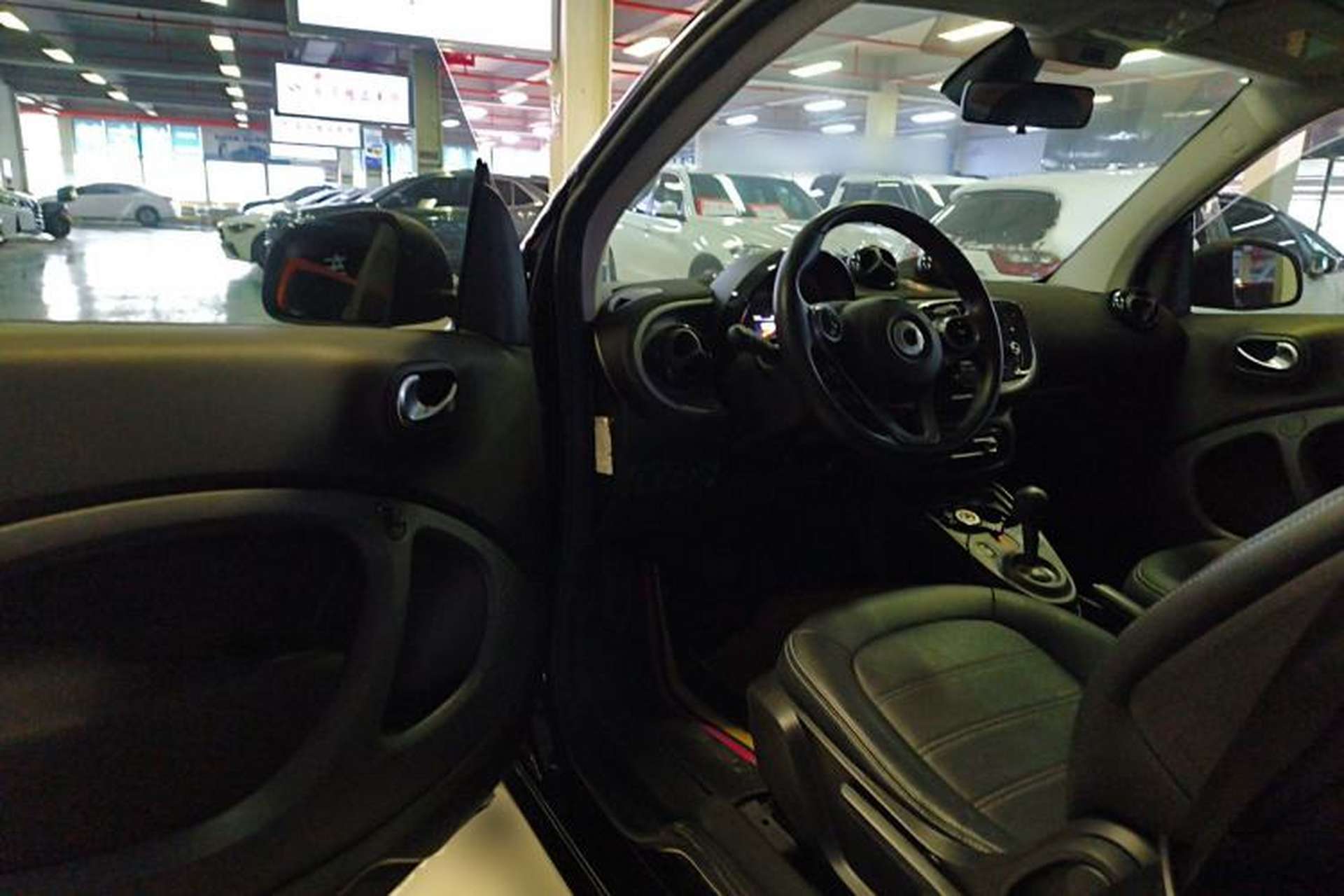 Used smart fortwo 2019 0.9T 66kW Hardtop Wind Power Edition China VI Interior 3