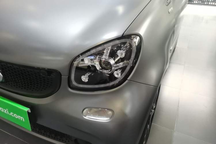Used smart fortwo 2019 0.9T 66kW Hardtop Wind Power Edition China VI Left Front Headlight