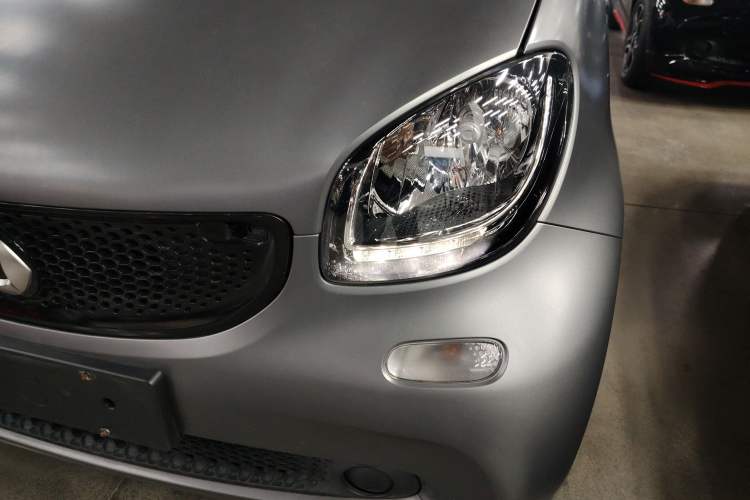 Used smart fortwo 2019 0.9T 66kW Hardtop Engine Version China VI Emission Standard Left Front Headlight