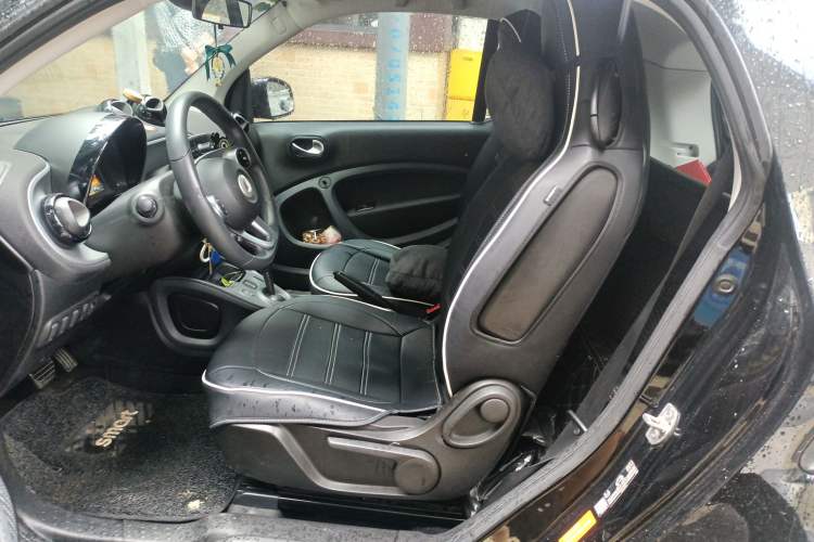 Used smart fortwo 2019 0.9T 66kW Hardtop Wind Power Edition China VI Left Front Seat
