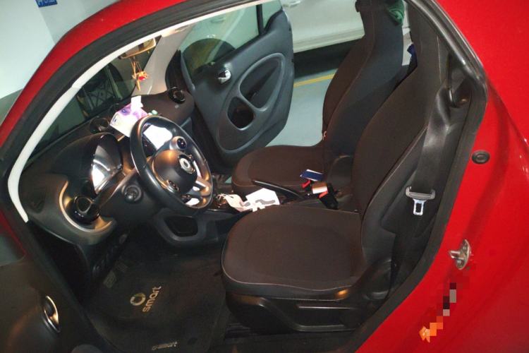 Used smart fortwo 2019 0.9T 66kW Hardtop Wind Power Edition China VI Left Front Seat