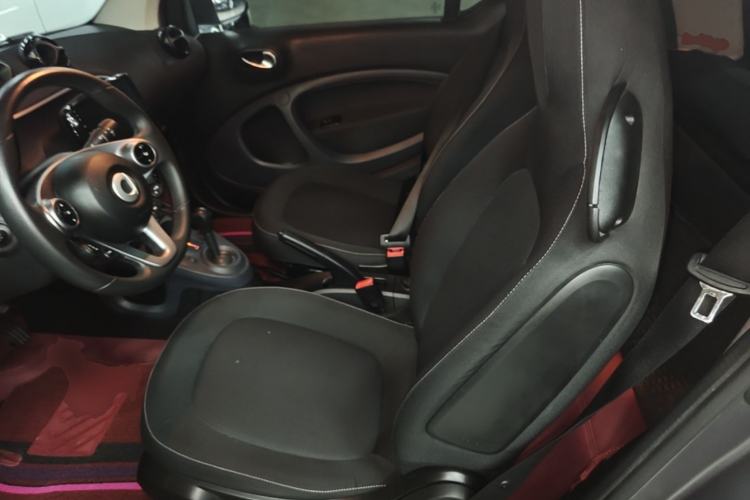 Used smart fortwo 2019 0.9T 66kW Hardtop Wind Power Edition China VI Left Rear Seat