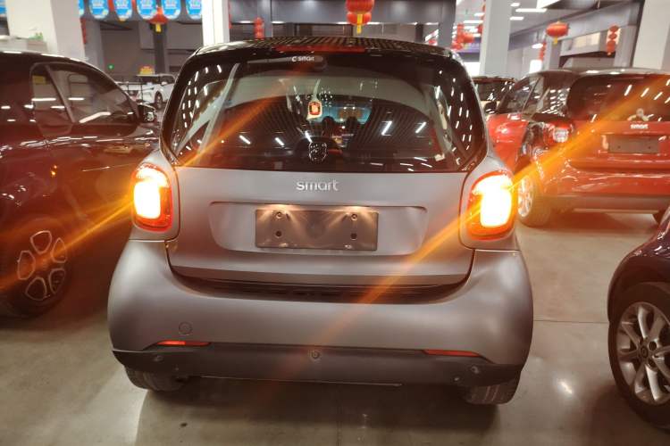 Used smart fortwo 2019 0.9T 66kW Hardtop Engine Version China VI Emission Standard Rear