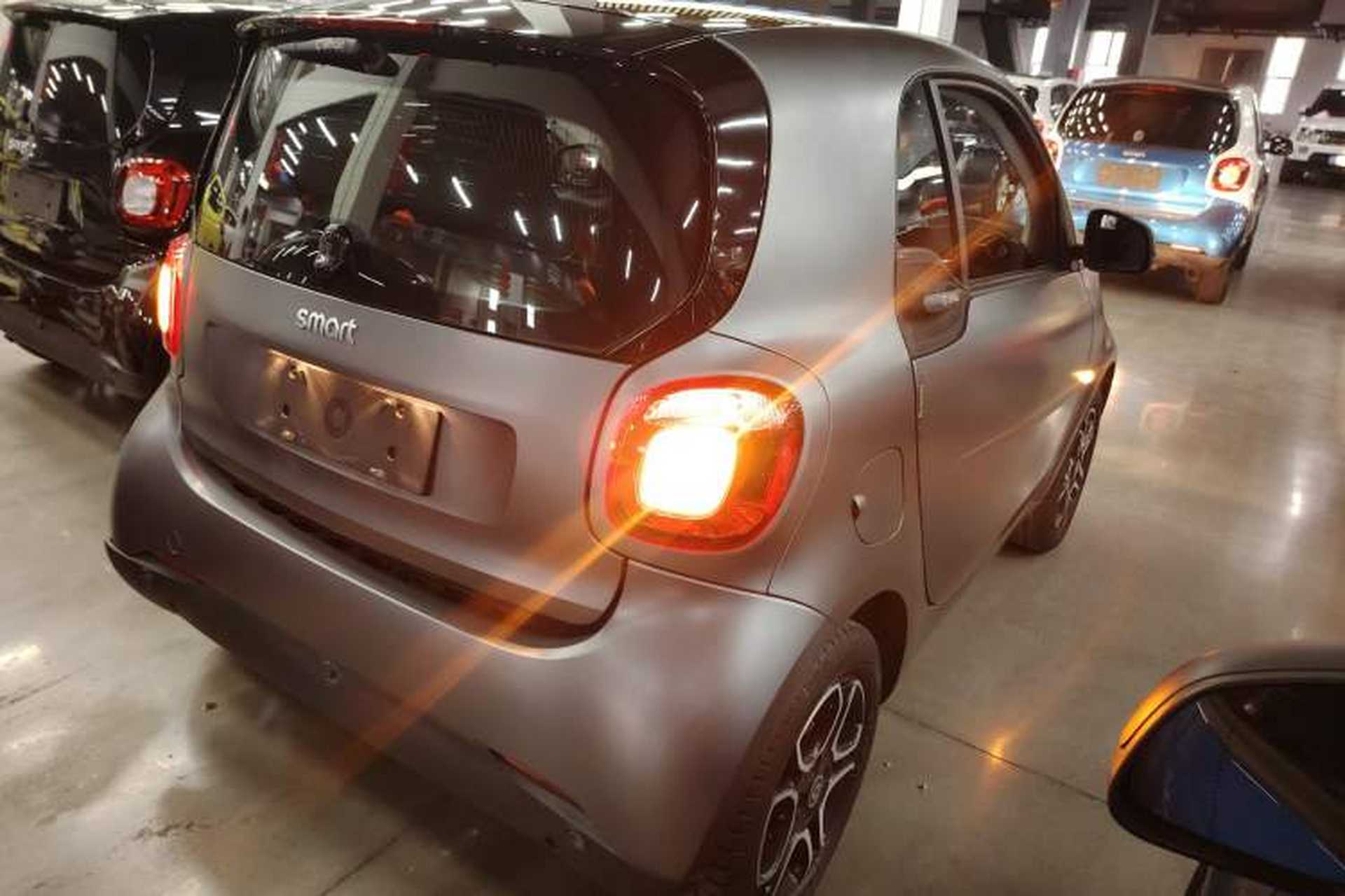 Used smart fortwo 2019 0.9T 66kW Hardtop Engine Version China VI Emission Standard Rear Right 45 Deg