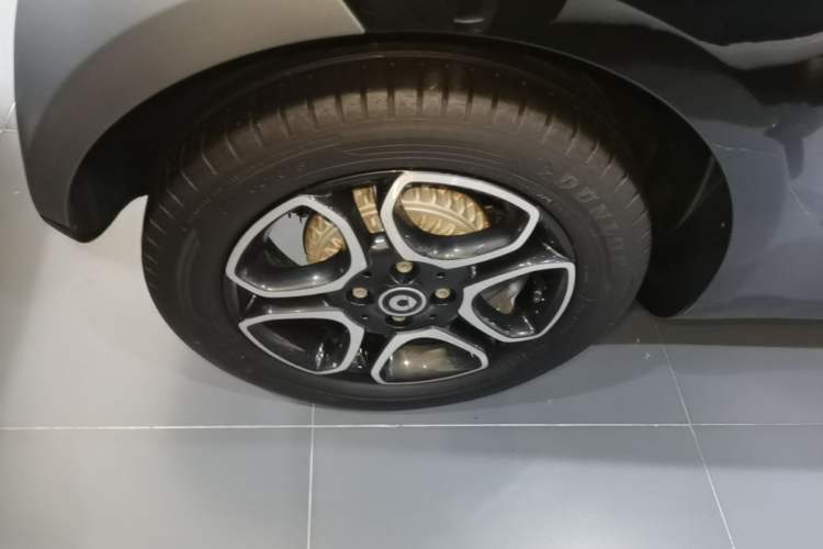 Used smart fortwo 2019 0.9T 66kW Hardtop Wind Power Edition China VI Right Rear Wheel Hub