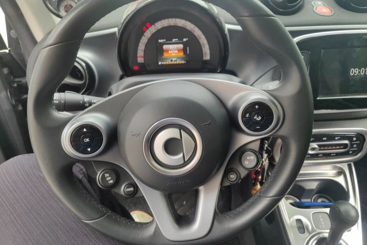 Used smart fortwo 2019 0.9T 66kW Hardtop Pioneer Edition China VI Steering Wheel