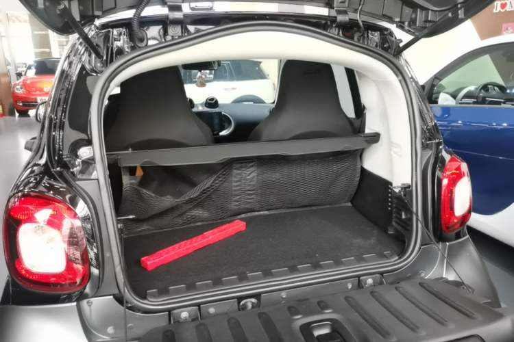Used smart fortwo 2019 0.9T 66kW Hardtop Wind Power Edition China VI Trunk