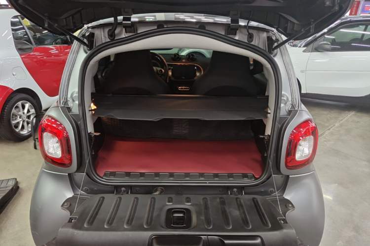 Used smart fortwo 2019 0.9T 66kW Hardtop Wind Power Edition China VI Trunk