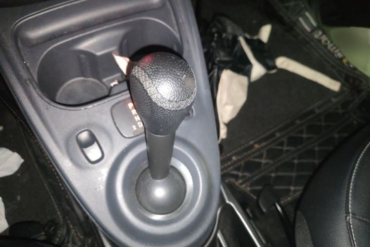 Used smart fortwo 2019 0.9T 66kW Hardtop Pioneer Edition China VI Gear Lever