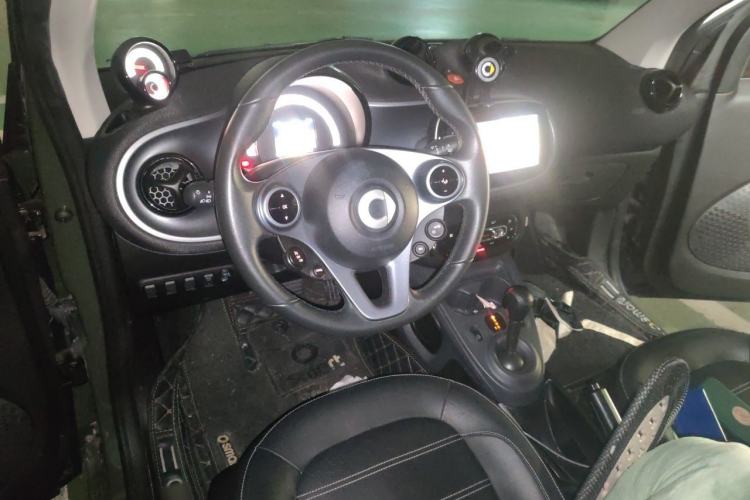 Used smart fortwo 2019 0.9T 66kW Hardtop Pioneer Edition China VI Interior 2