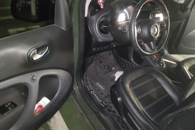 Used smart fortwo 2019 0.9T 66kW Hardtop Pioneer Edition China VI Interior 3