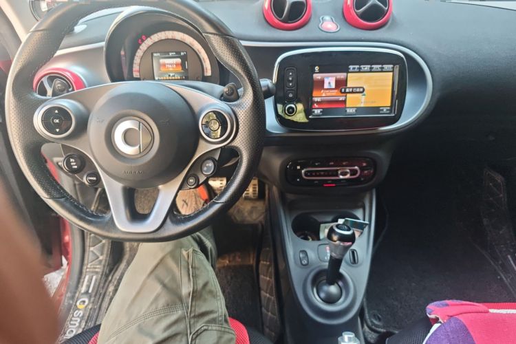 Used smart fortwo 2019 0.9T 66kW Red Instant Special Edition China VI Audio And AC Panel