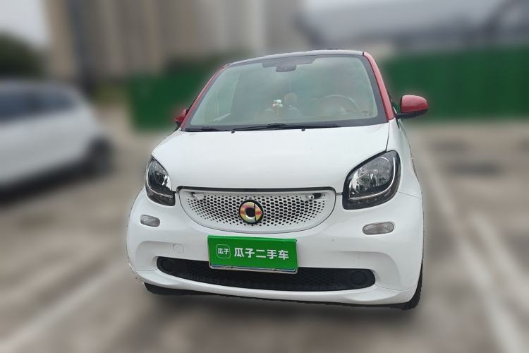 Used smart fortwo 2019 0.9T 66kW Hardtop Engine Version China VI Emission Standard Front
