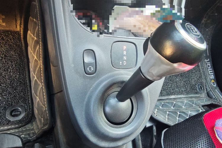 Used smart fortwo 2019 0.9T 66kW Red Instant Special Edition China VI Gear Lever