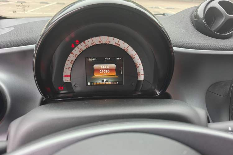 Used smart fortwo 2019 0.9T 66kW Hardtop Engine Version China VI Emission Standard Instrument Cluster