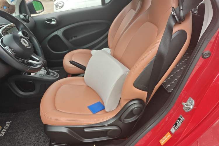 Used smart fortwo 2019 0.9T 66kW Hardtop Engine Version China VI Emission Standard Left Front Seat