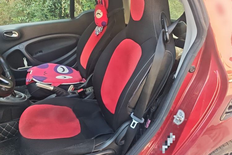 Used smart fortwo 2019 0.9T 66kW Red Instant Special Edition China VI Left Rear Seat