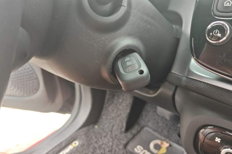 Used smart fortwo 2019 0.9T 66kW Hardtop Engine Version China VI Emission Standard Vehicle Key