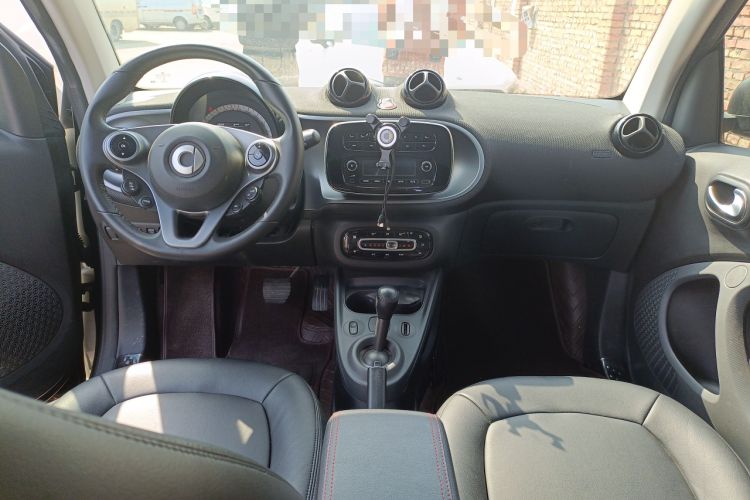 Used smart fortwo 2019 0.9T 66kW Hardtop Wind Power Edition China VI Center Console