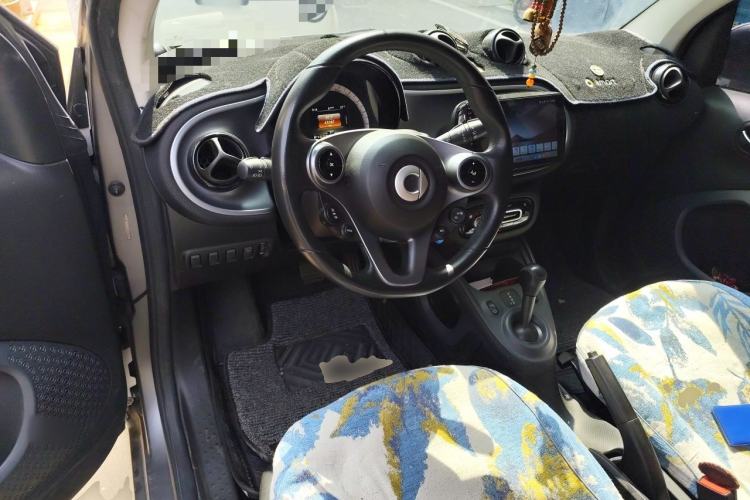 Used smart fortwo 2019 0.9T 66kW Hardtop Wind Power Edition China VI Center Console