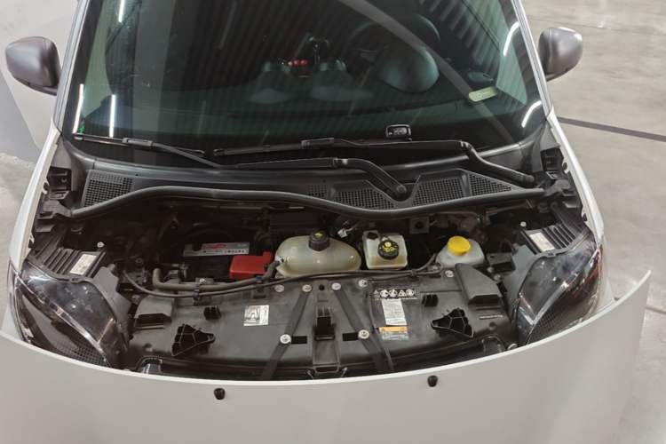 Used smart fortwo 2019 0.9T 66kW Hardtop Wind Power Edition China VI Engine Bay