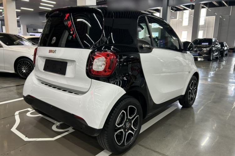 Used smart fortwo 2019 0.9T 66kW Hardtop Wind Power Edition China VI Exterior 1